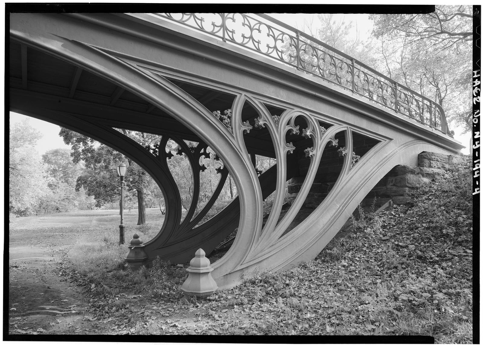 Galerie Khoshbakht Andrew Christopher Green ArtJunk