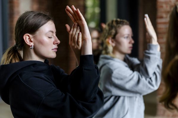 Kunstpalast Visual Arts Yoga ArtJunk